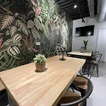 Vtz The Botanic Hostel