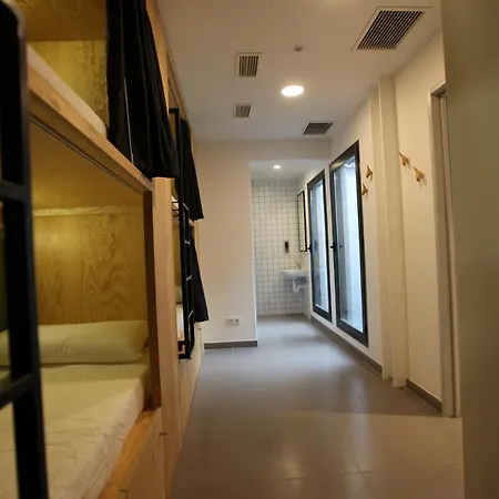 Vtz The Botanic Hostel Zaragoza